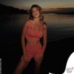 I look estivi di Diletta Leotta, tra bikini e accessori firmati
