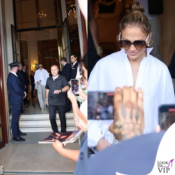 JLo esce nuovamente dal suo hotel 