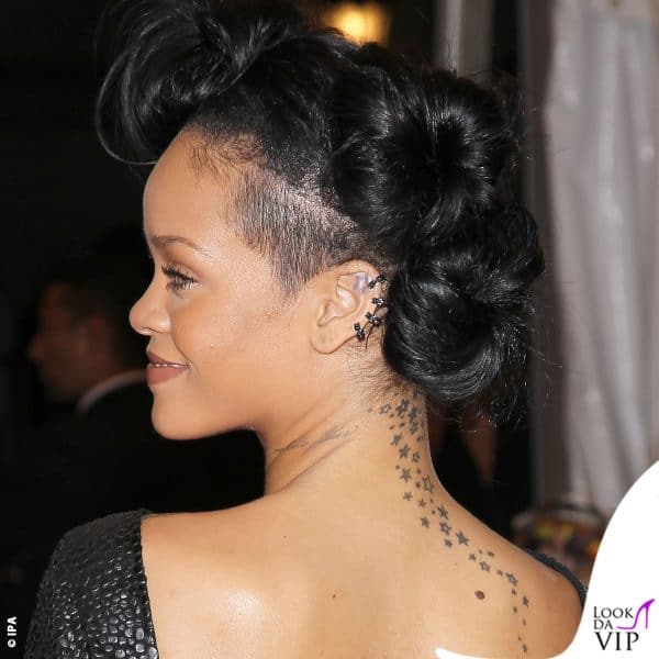 Nel 2012 Rihanna ha sfoggiato un taglio audace con rasatura sulle tempie