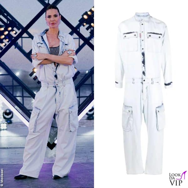 Ilary protagonista del palco con una tuta in denim oversize Dsquared2