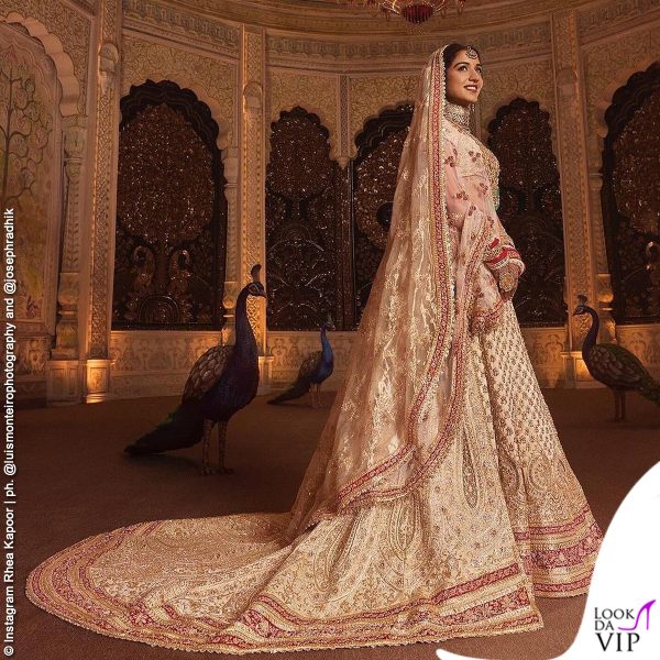 Si tratta di una creazione di Abu Jani Sandeep Khosla 