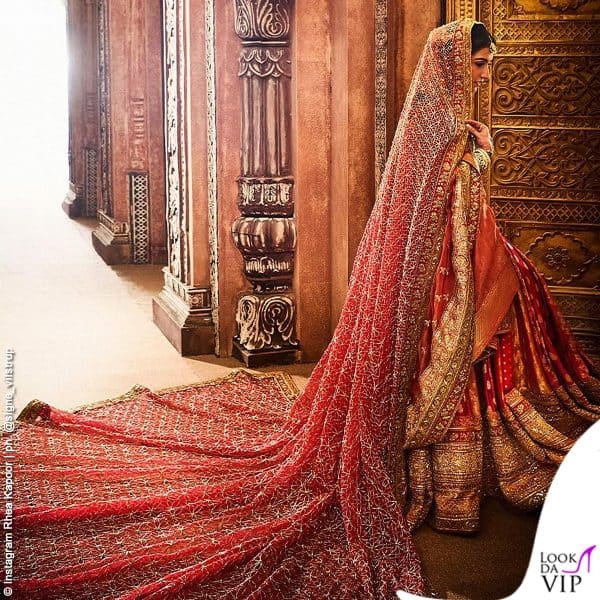 L'outfit è stato creato da Manish Malhotra 