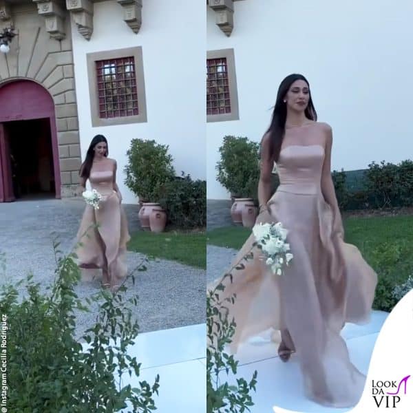 il look di Belen, in veste di damigella (abito Atelier Emé)