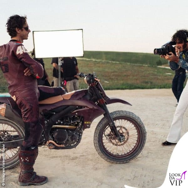 Valentino in un'immagine di backstage