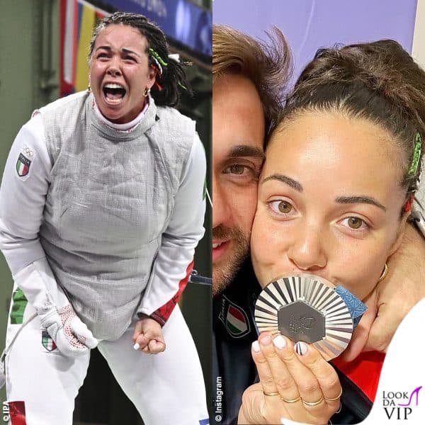 Alice Volpi, argento nella scherma, con le unghie tricolori abbinate alle treccine 