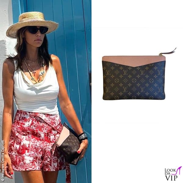 Cecilia Capriotti sui social con la pochette Louis Vuitton