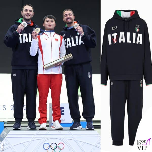 Federico Nilo Maldini e Paolo Monna, rispettivamente argento e bronzo nella gara di pistola ad aria compressa da 10 metri, sul podio con le tute EA7