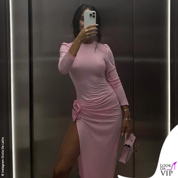 Giulia De Lellis si fotografa con la sua Hermès