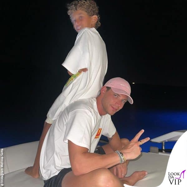 Carlo posa con Maddox 