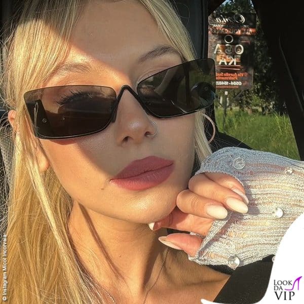 Micol Incorvaia sceglie uno smalto chiaro
