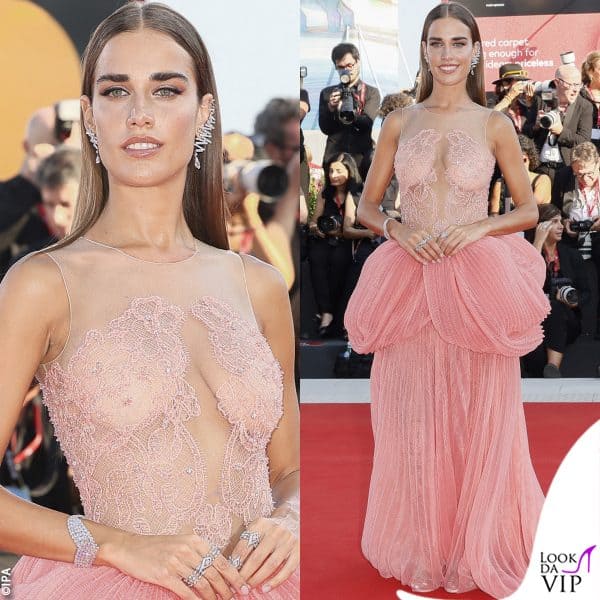 abito Giorgio Armani Privé e gioielli Messika per Clara 