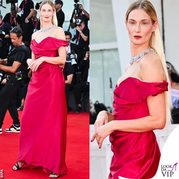 Eva Riccobono con un abito Vivienne Westwood e gioielli Bulgari 