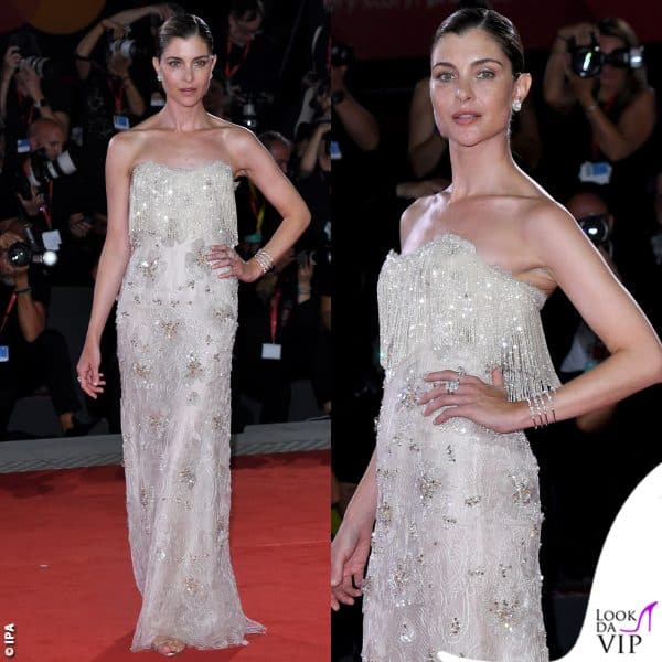 Vittoria Puccini con abito Giorgio Armani Privé e gioielli Damiani 