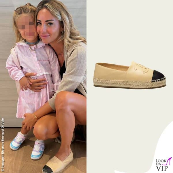 Eleonora Brunacci Di Vaio con la figlia Mia, ai piedi le espadrillas Chanel