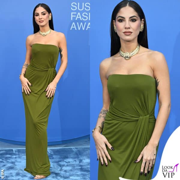 all'evento c'era anche Giulia De Lellis, in solitaria (abito Gucci by Frida Giannini) 