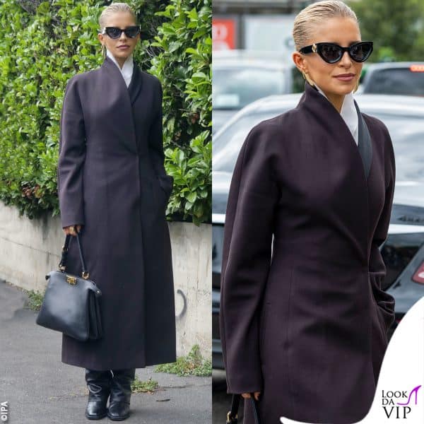 da Fendi Caro Daur sceglie un cappotto austero 