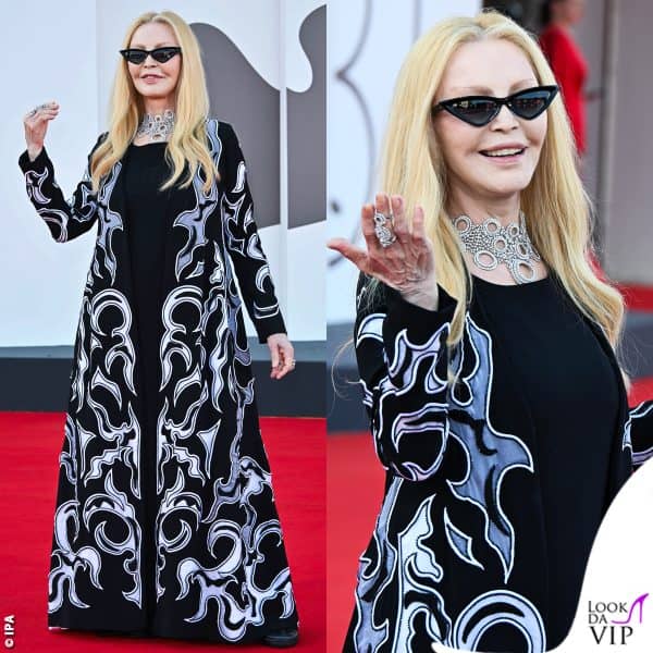 Patty Pravo con outfit Simone Folco e gioielli Damiani