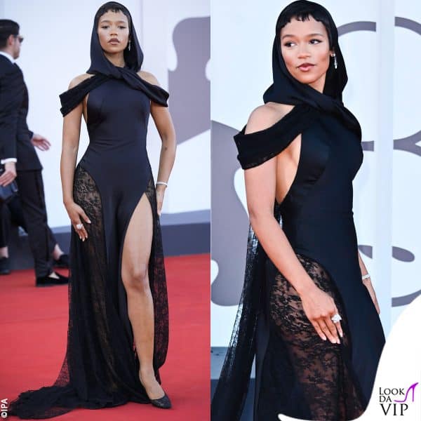 Taylor Russell in Loewe con gioielli Tiffany & Co. 