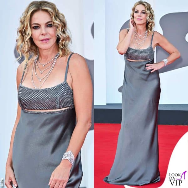 Claudia Gerini in Alberta Ferretti con gioielli Messika 