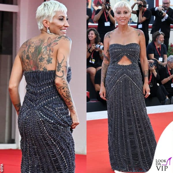 abito Alberta Ferretti e gioielli Vittoriani per Malika Ayane 