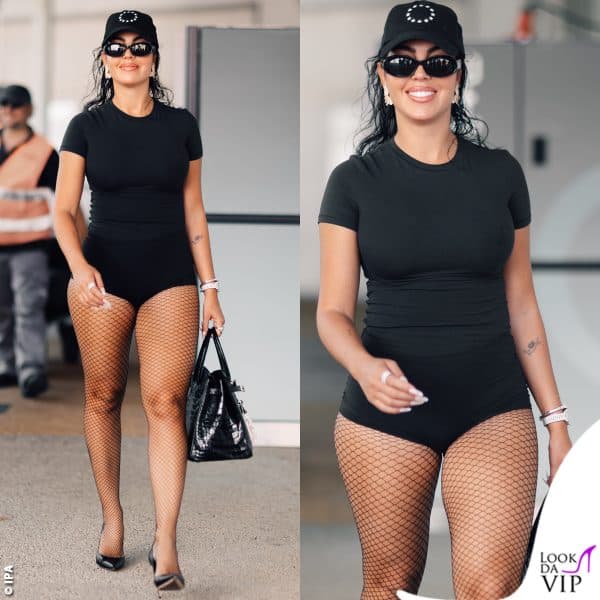 il suo look si fa notare 