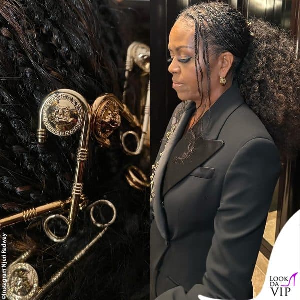 le iconiche spille sono anche nei capelli di Michelle Obama 