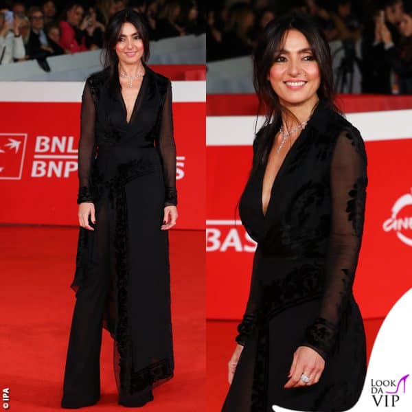 l'attrice nel nero Etro 