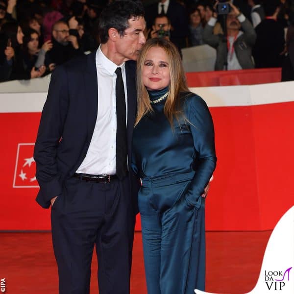 Alessandro Gassman bacia la moglie Sabrina Knaflitz 