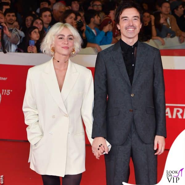 Lorena Dini e Diodato si tengono per mano 