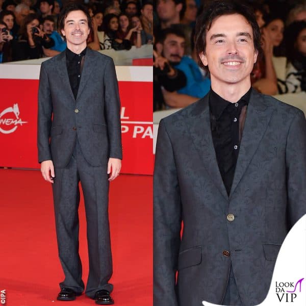 il cantante in Etro 