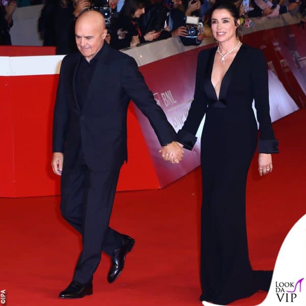 Luca Zingaretti e Luisa Ranieri mano nella mano 