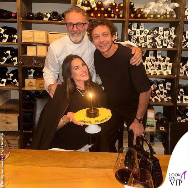 Francesca Sofia e Valentino in posa con Massimo Bottura 