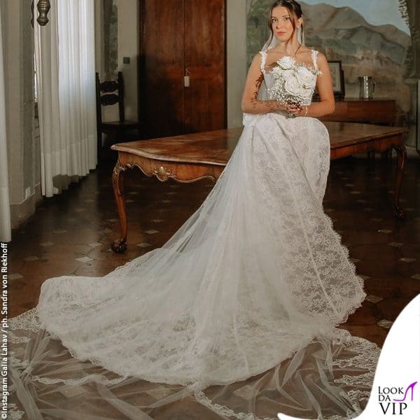 l'abito di Millie Bobby Brown è stato realizzato da Galia Lahav 