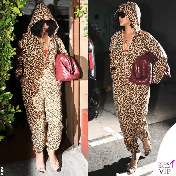 Rihanna paparazzata dopo una cena a Santa Monica