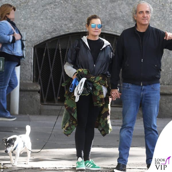 Simona Ventura e Giovanni Terzi paparazzati a Milano