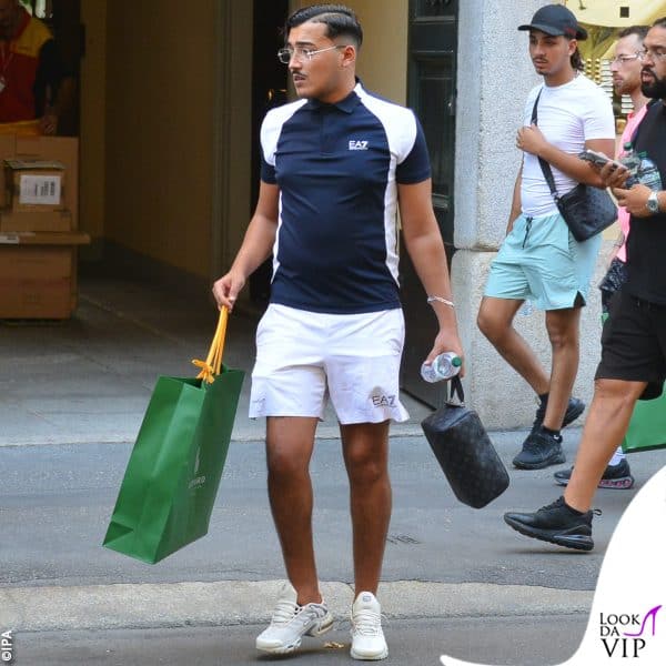 Simba la Rue con un sacchetto di Goyard 
