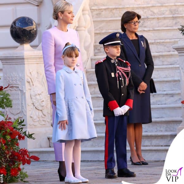 Charlene di Monaco con i figli Gabriella e Jacques e la cognata, Stephanie di Monaco, al Palais Princier