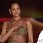 Halle Berry rimette l'abito Elie Saab degli Oscar 2002