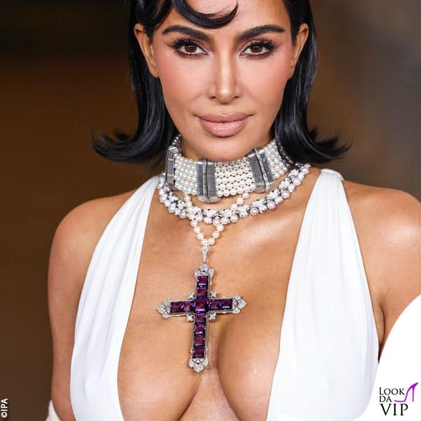 la collana con la maxi croce fu indossata da Lady Diana 