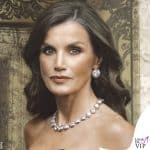 i ritratti di re Felipe e della regina Letizia di Spagna, in Balenciaga