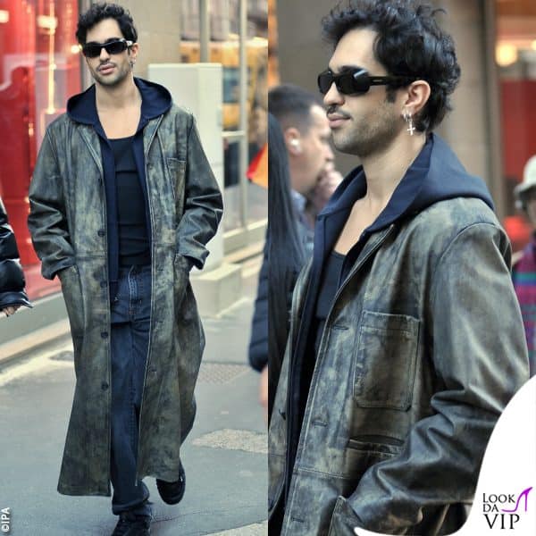 trench in pelle, jeans e occhiali da sole per lui 