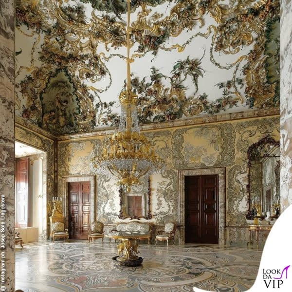 la Sala Gasparini del Palazzo Reale di Madrid, dove Letizia e Felipe si sono messi in posa 