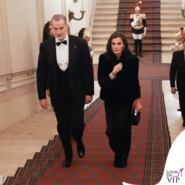 Felipe e Letizia di Spagna arrivano alla cena di gala a Roma 