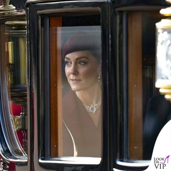 Kate Middleton arriva in carrozza all'Horse Guards, a Londra 
