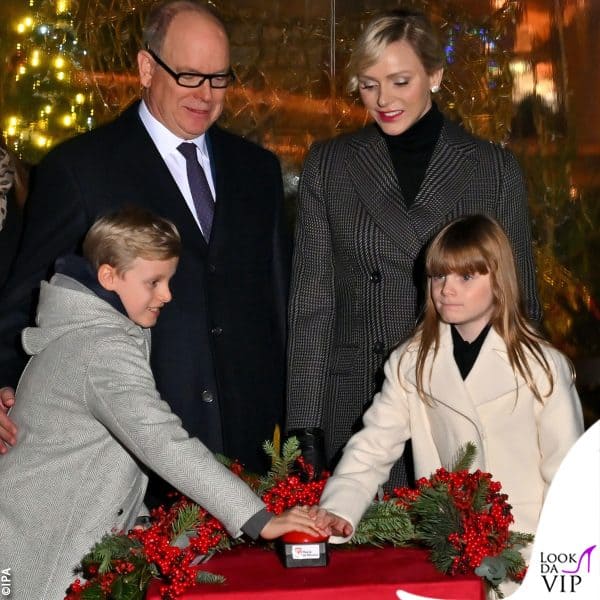 Jacques e Gabriella di Monaco inaurano il periodo delle feste 