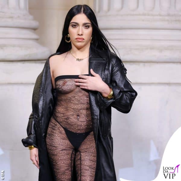 a favor di fotografi, Lourdes Leon Ciccone ha lentamente svelato tutto