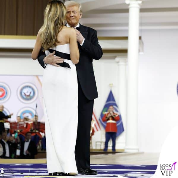 Donald tiene stretta Melania 