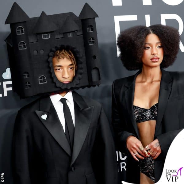 Jaden Smith, in Louis Vuitton, e la sorella Willow Smith con intimo Fleur du Mal e cappotto Alexander McQueen 