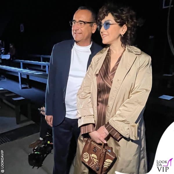 Carlo Conti con la moglie Francesca Vaccaro alla sfilata Ermanno Scervino