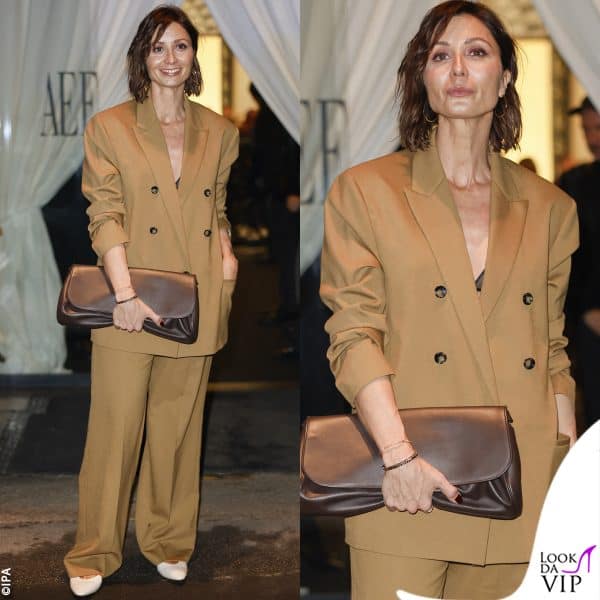 tailleur morbido per Anna Ferzetti da Alberta Ferretti 